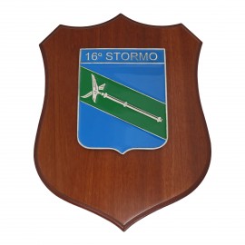 CREST IN METALLO SMALTATO BASE LEGNO CL3 22,50 X 17,50 16 STORMO