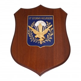 CREST IN METALLO SMALTATO BASE LEGNO CL3 22,50 X 17,50 17 STORMO INCURSORI