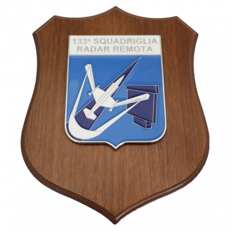 CREST IN METALLO SMALTATO BASE LEGNO CL3 22,50 X 17,50 CM 133 SQUADRIGLIA RADAR REMOTA