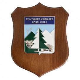CREST IN METALLO SMALTATO BASE LEGNO CL3 22,5X17,5 CM DIS.AER.MONTESCURO