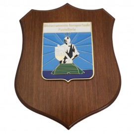 CREST IN METALLO SMALTATO BASE LEGNO CL3 22,50 X 17,50 CM DISTAC AER PAN