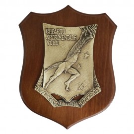 CREST IN METALLO SMALTATO BASE LEGNO CL3 22,5X17,5 CM REP.SPERIMENT.VOLO