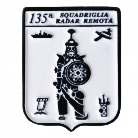 DISTINTIVO DA CAMICIA 25X32MM IN METALLO CON STEMMA 135 SQUADRIGLIA